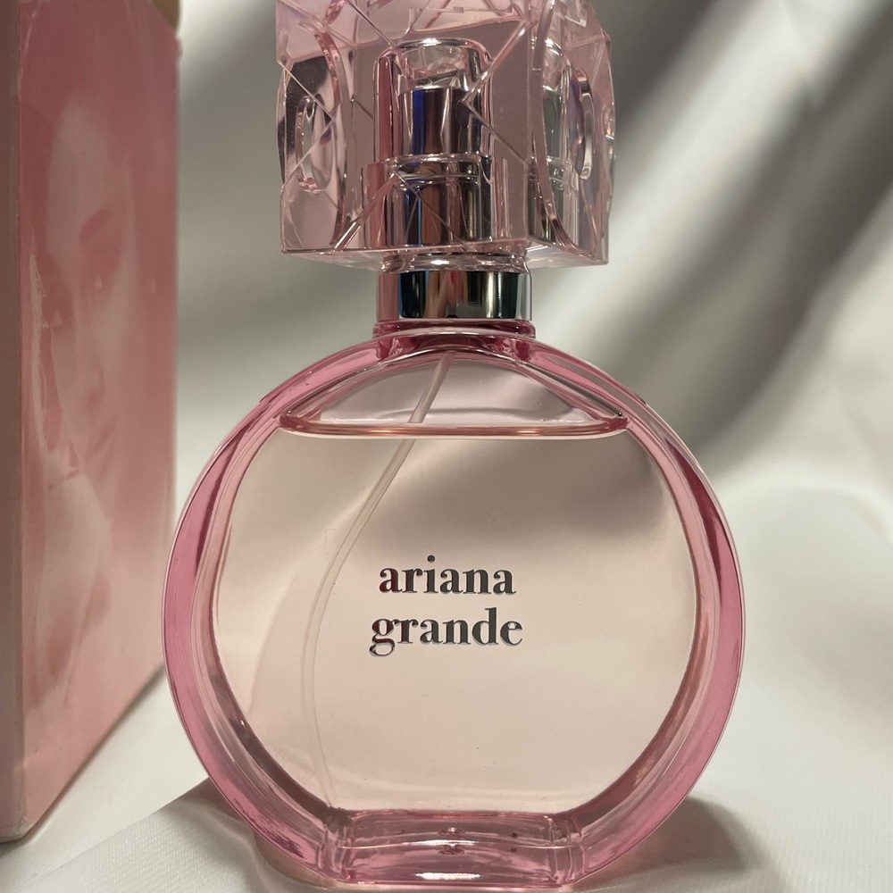 Ariana Grande Thank You Next Eau De Parfum spray 1.7 oz 50 ml